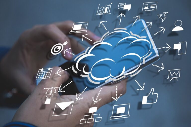 Urzędy w chmurze? Branża cyfrowa nawołuje do wprowadzenia w polskiej administracji polityki Cloud-First